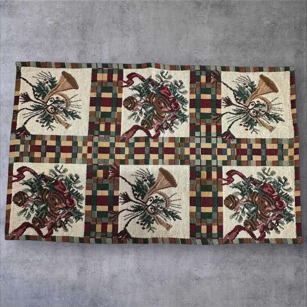TAPESTRY CHRISTMAS PLACEMATS SET OF 6 Dillards Horns Jingle Bells Traditonal VTG